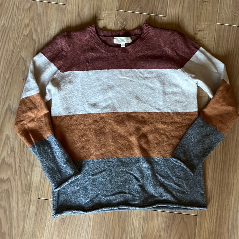Pinque Women’s sweater size medium